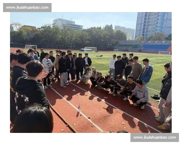 凝聚团队力量激发体育协作精神共筑赛场拼搏与集体荣耀新篇章 凝聚团队力量激发体育协作精神共筑赛场拼搏与集体荣耀新篇章